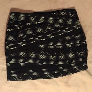 A/X Armani Exchange Skirt (Size 4)